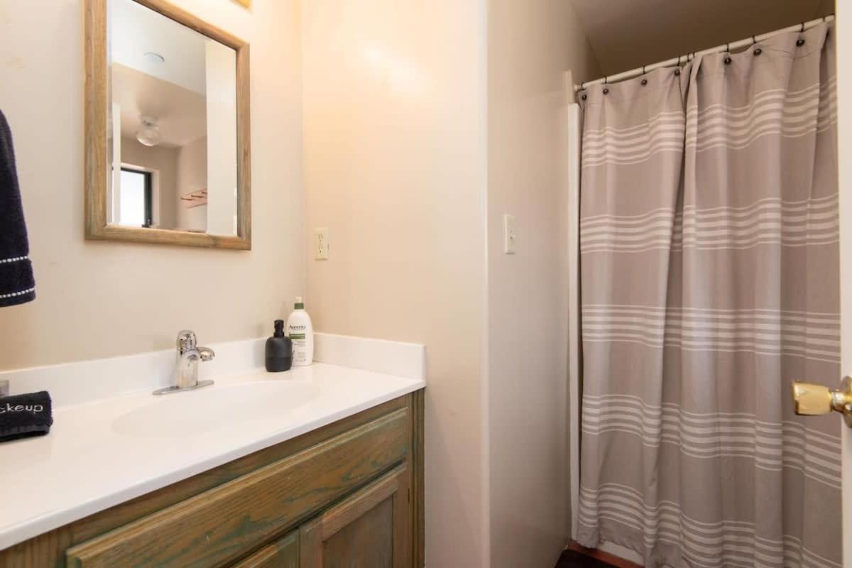 Renovated Lodge - Room 2 With Pool Access جوشوا تري المظهر الخارجي الصورة
